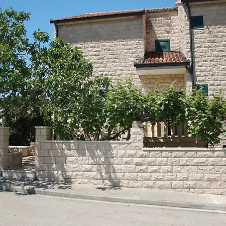 Daire Bal - 400 M From Supetar